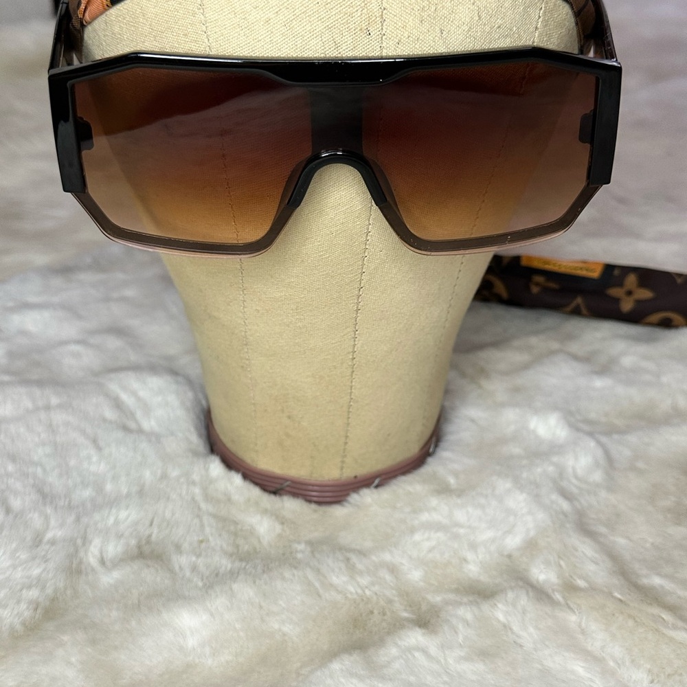 Oversize Futuristic Geometric Shield Sport Plastic Sunglasses